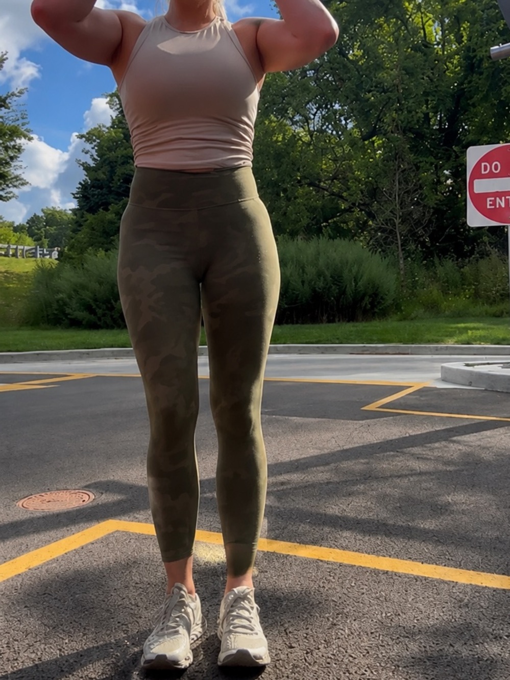 High-Waist Olive Camo Leggings - Women